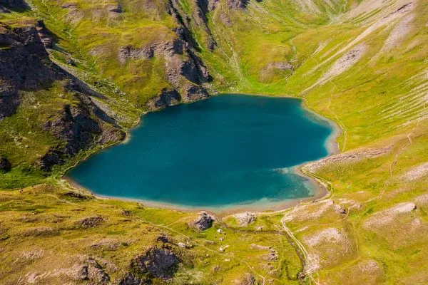 Lac Malrif vue aérienne Lac Malrif vue d'en haut Queyras Alpes du Sud