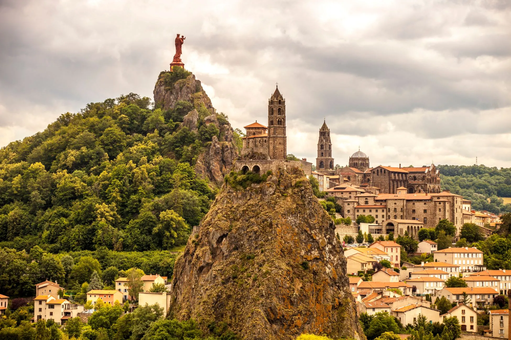 Le village de Puy-en-Velay Trek France : Puy-en-Velay sur le Chemin de Stevenson