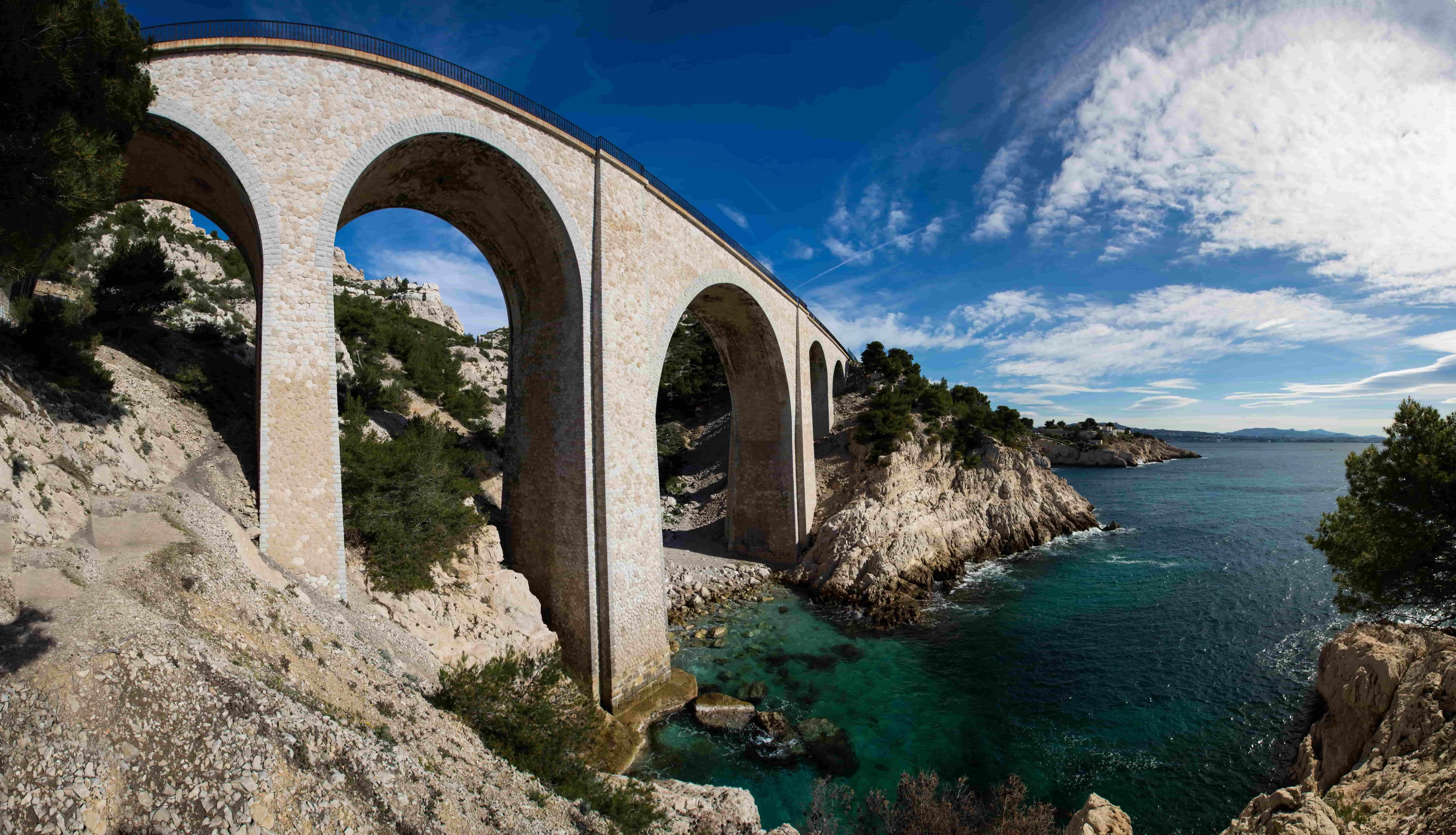 Cassis calanques randonnée : La Côte Bleue