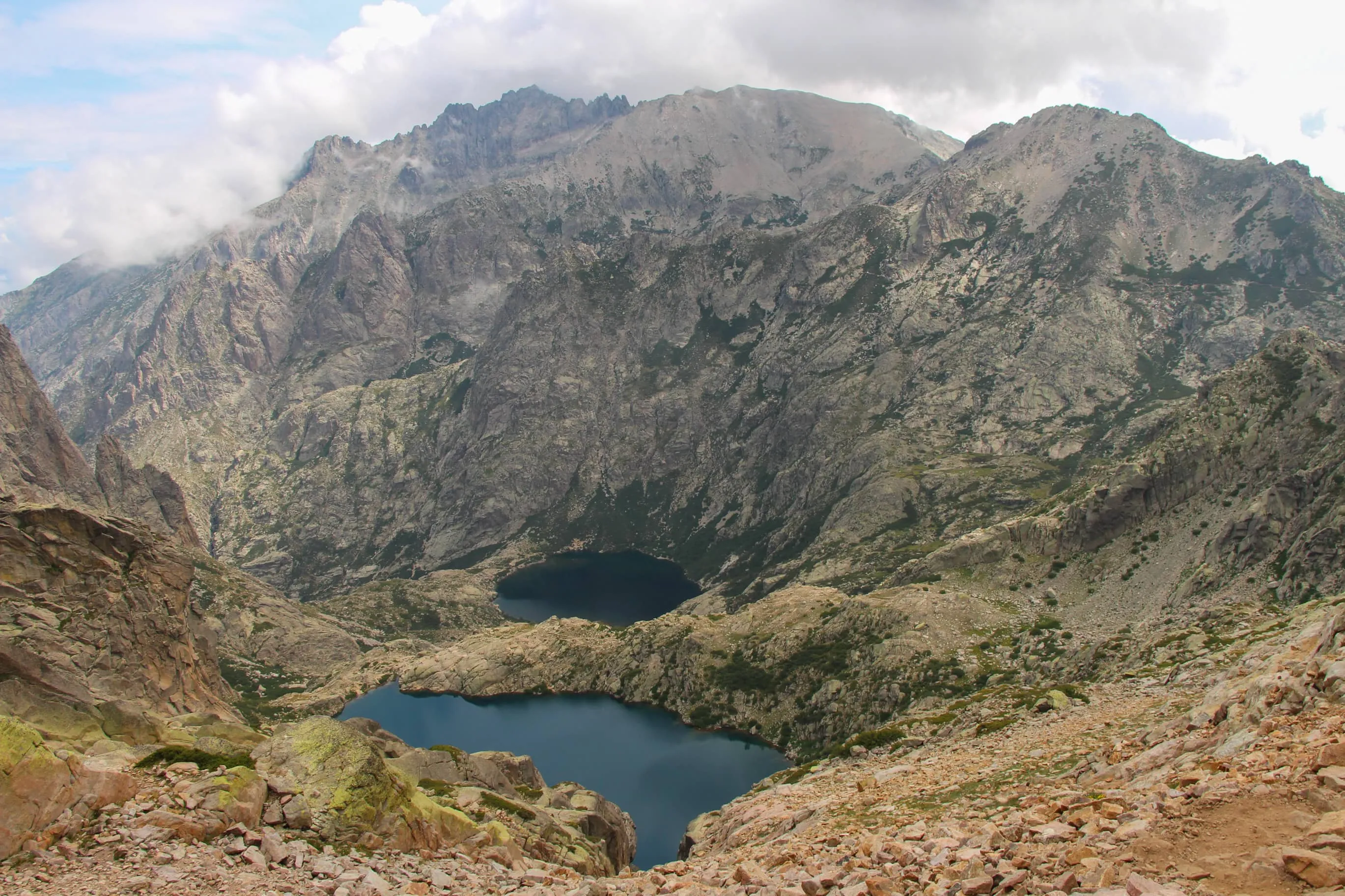 paysage corse : lac de melo et lac de capitello