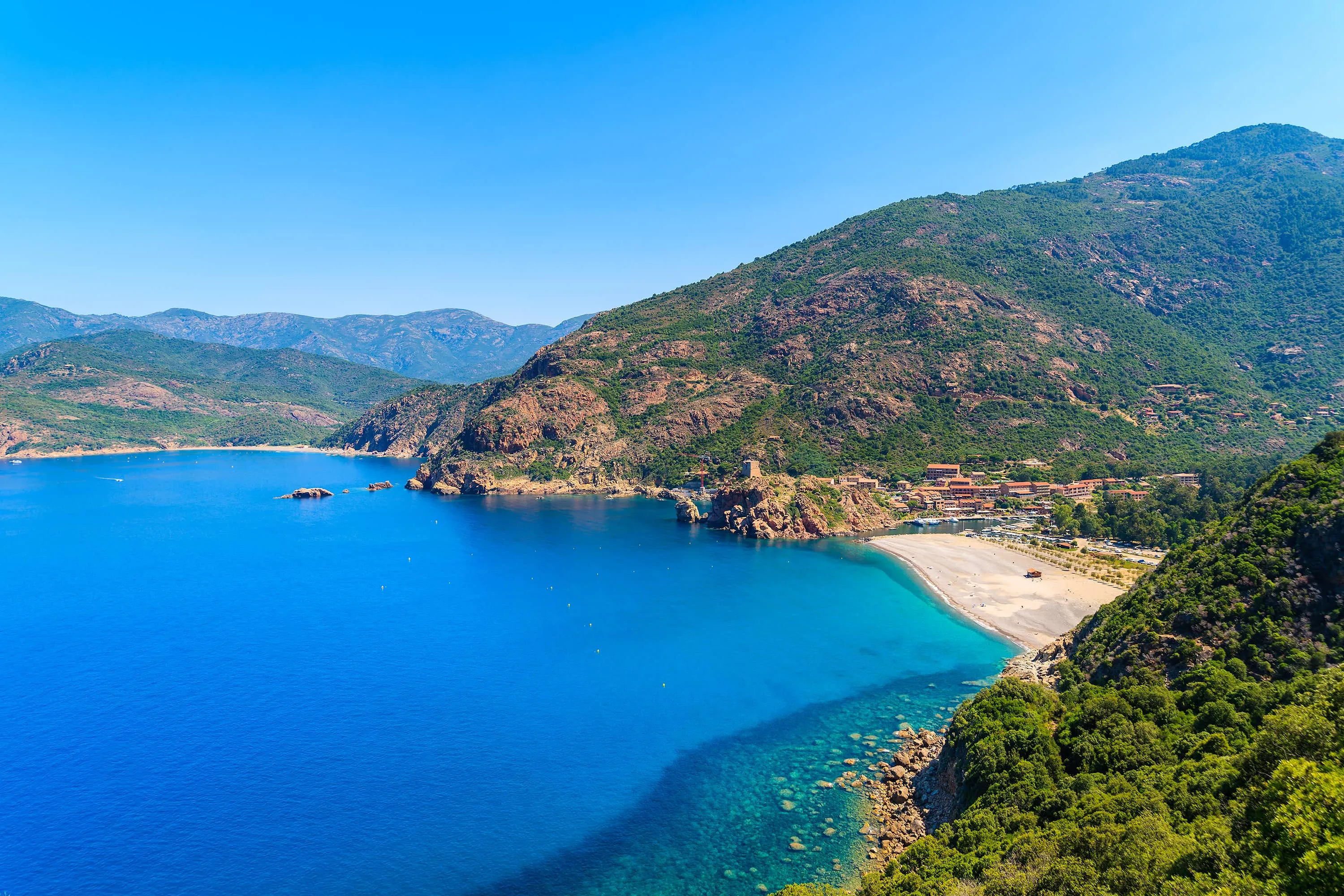 paysage corse : la plage de porto