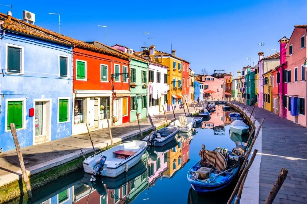 Maison colorées de Burano centre ville de Burano ile de venise
