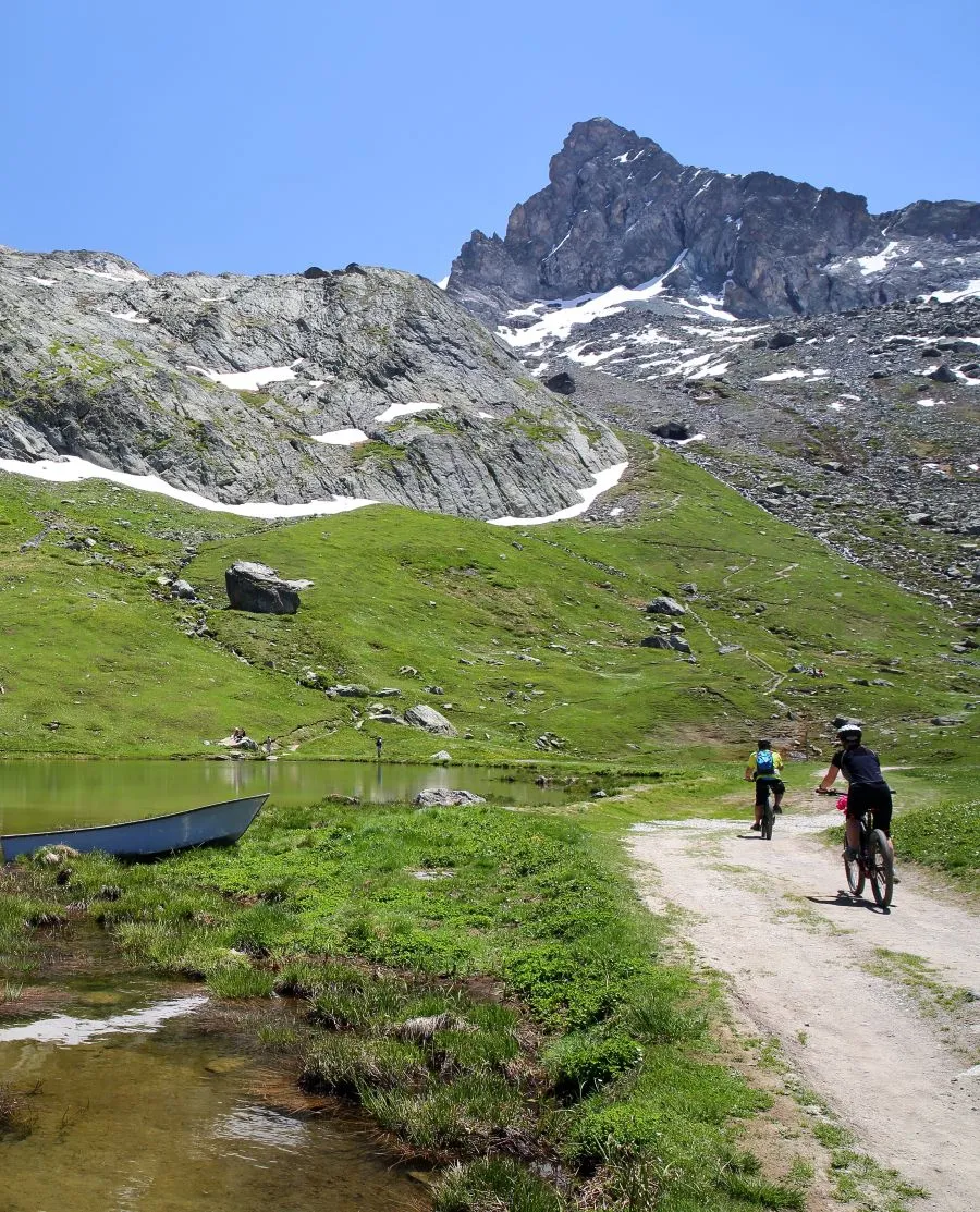 Tour du Queyras en VTT autour d'un lac
