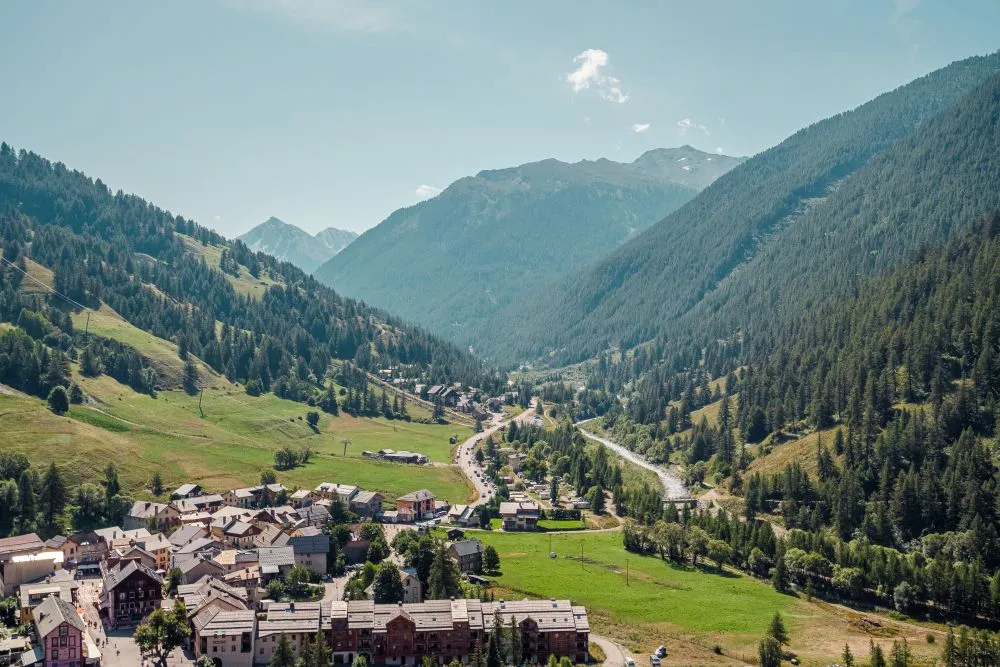 Refuge de la blanche en été