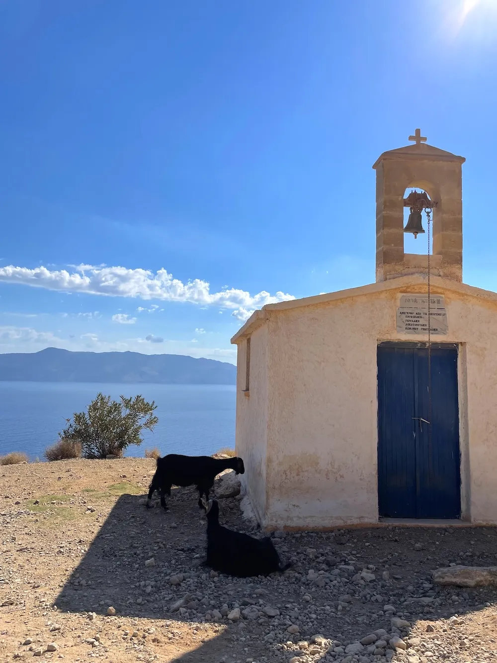 Accès à Balos en voiture jusqu'au parking puis à pied accès plage balo en voiture et a pied vue balos