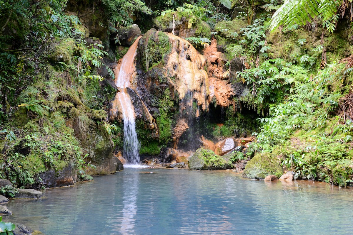 Cascade de Caldeira velha Sao Miguel