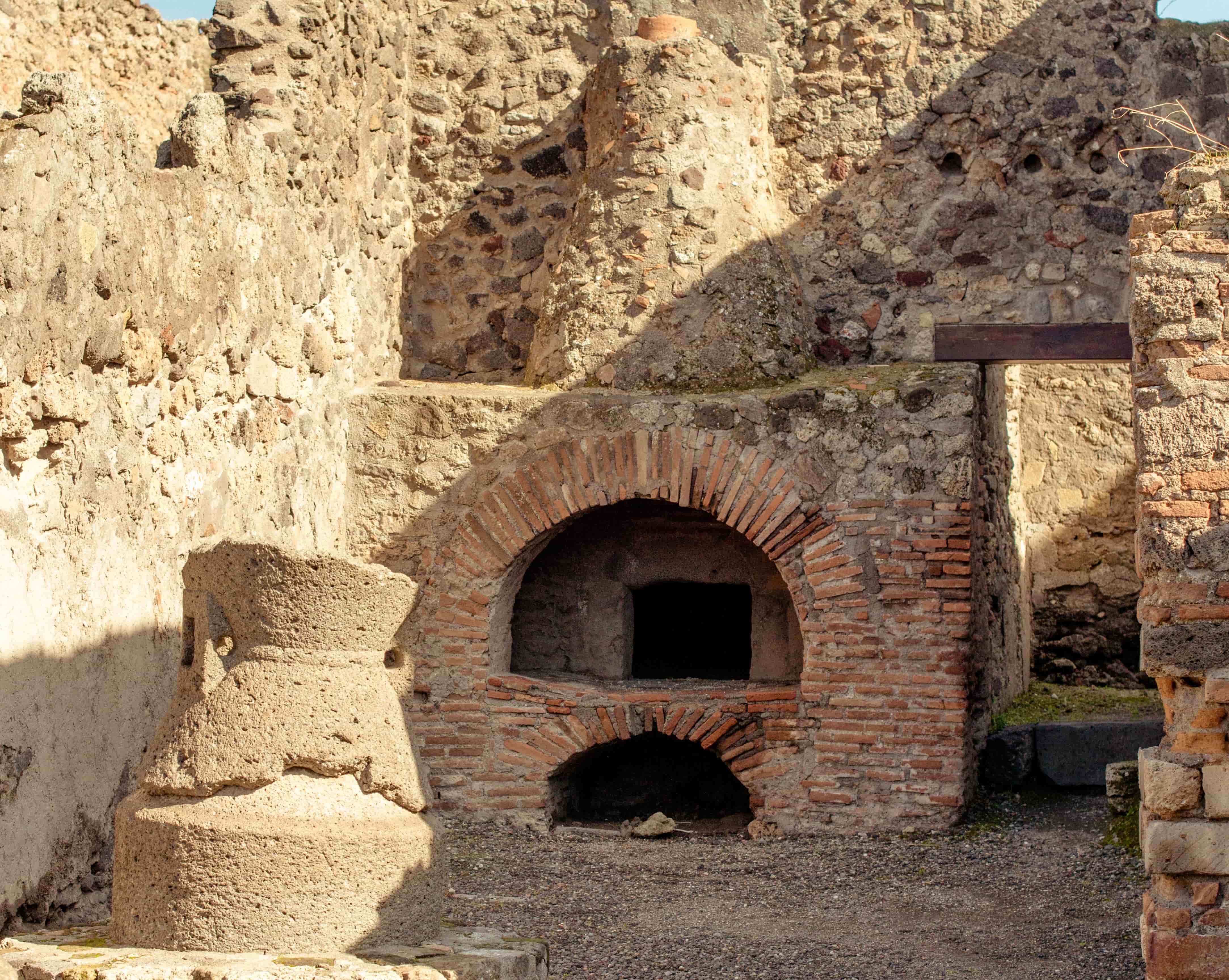 Visiter Pompei : la boulangerie de modestus