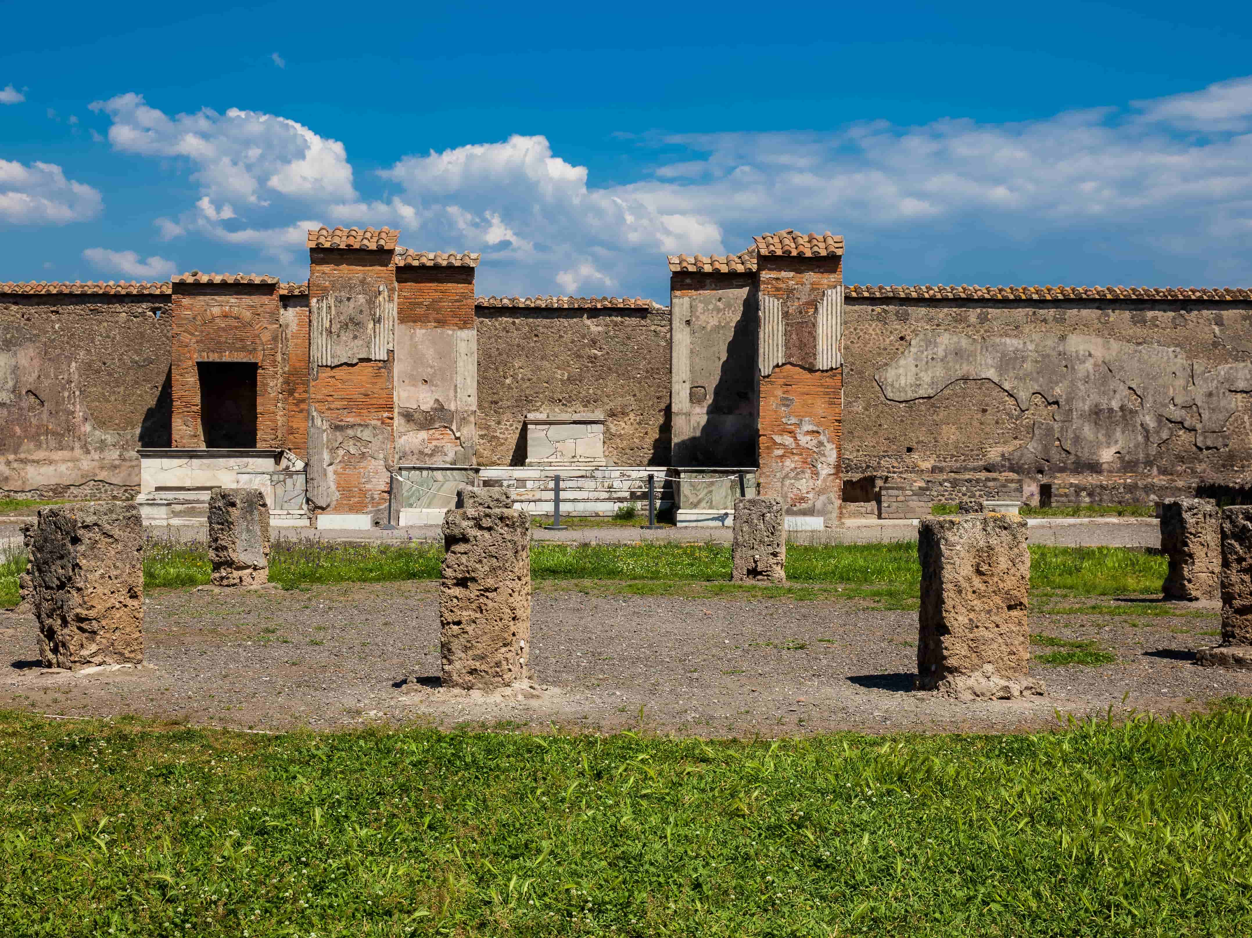Visiter Pompei : le macellum 