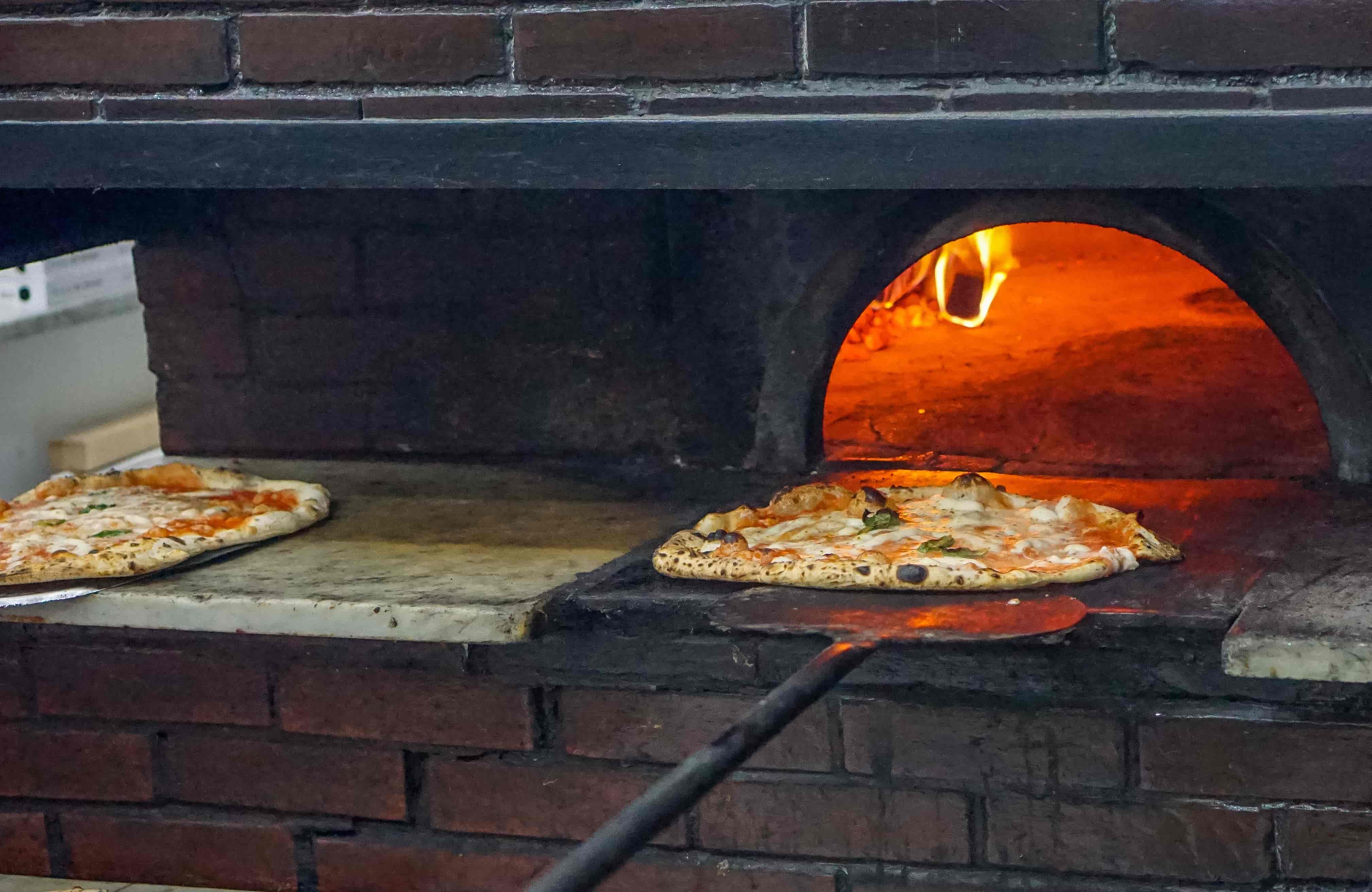 Pizzeria Da Michele à Naples Que faire a naples : pizzeria Da Michele