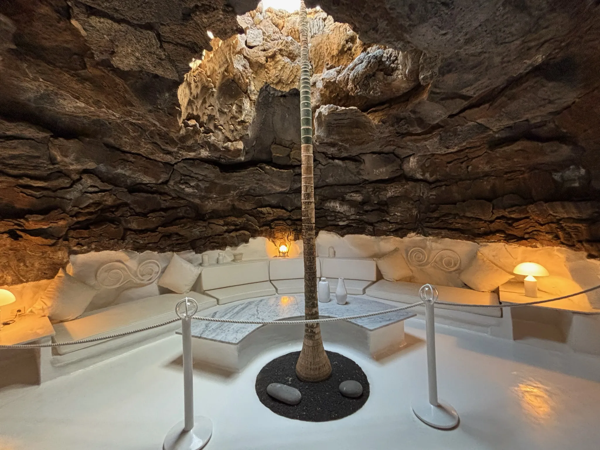 Maison du Volcan de la Fondation César Manrique salon de la Maison du Volcan Lanzarote