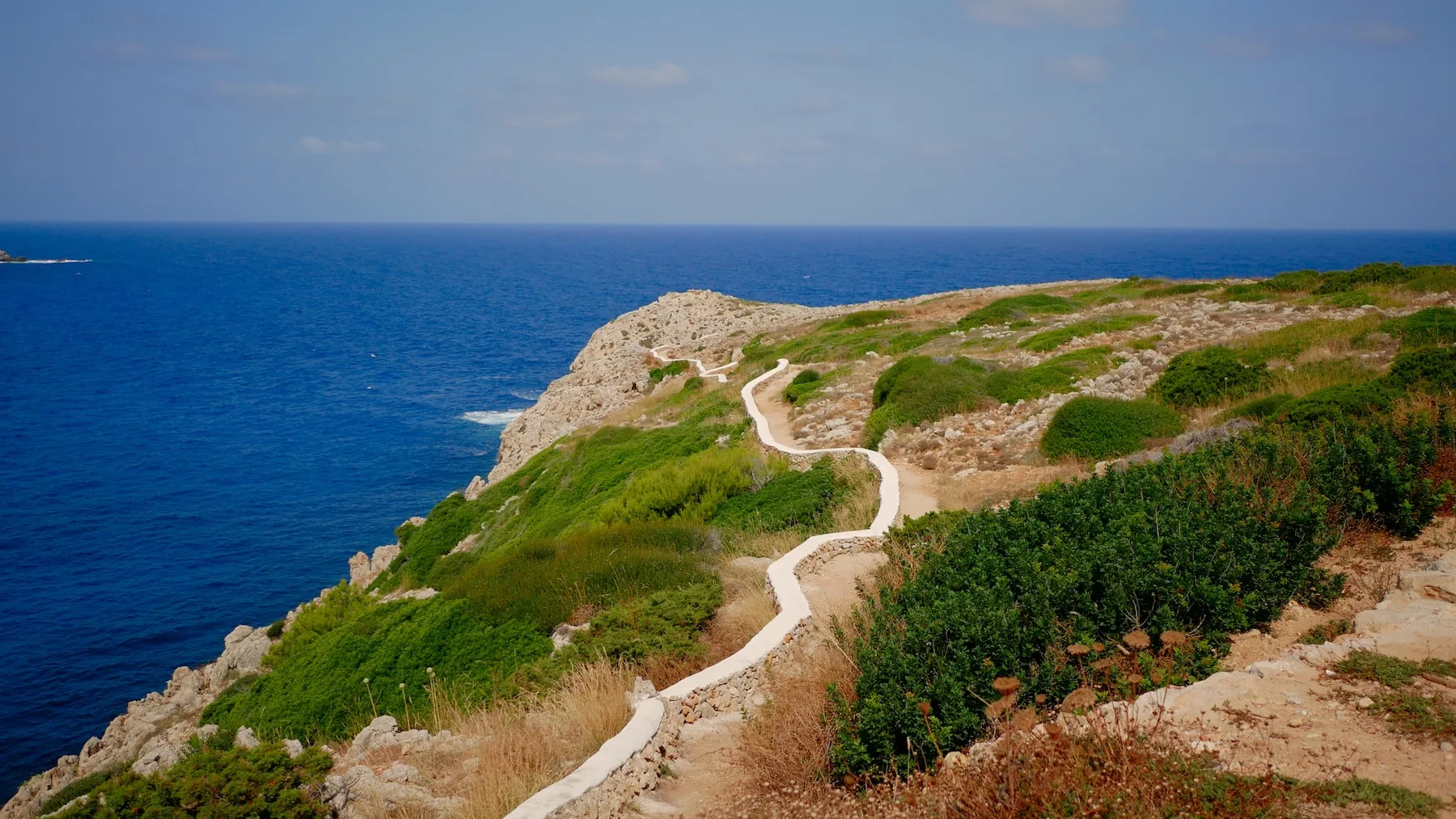 sentier de randonnée à minorque ile baleares