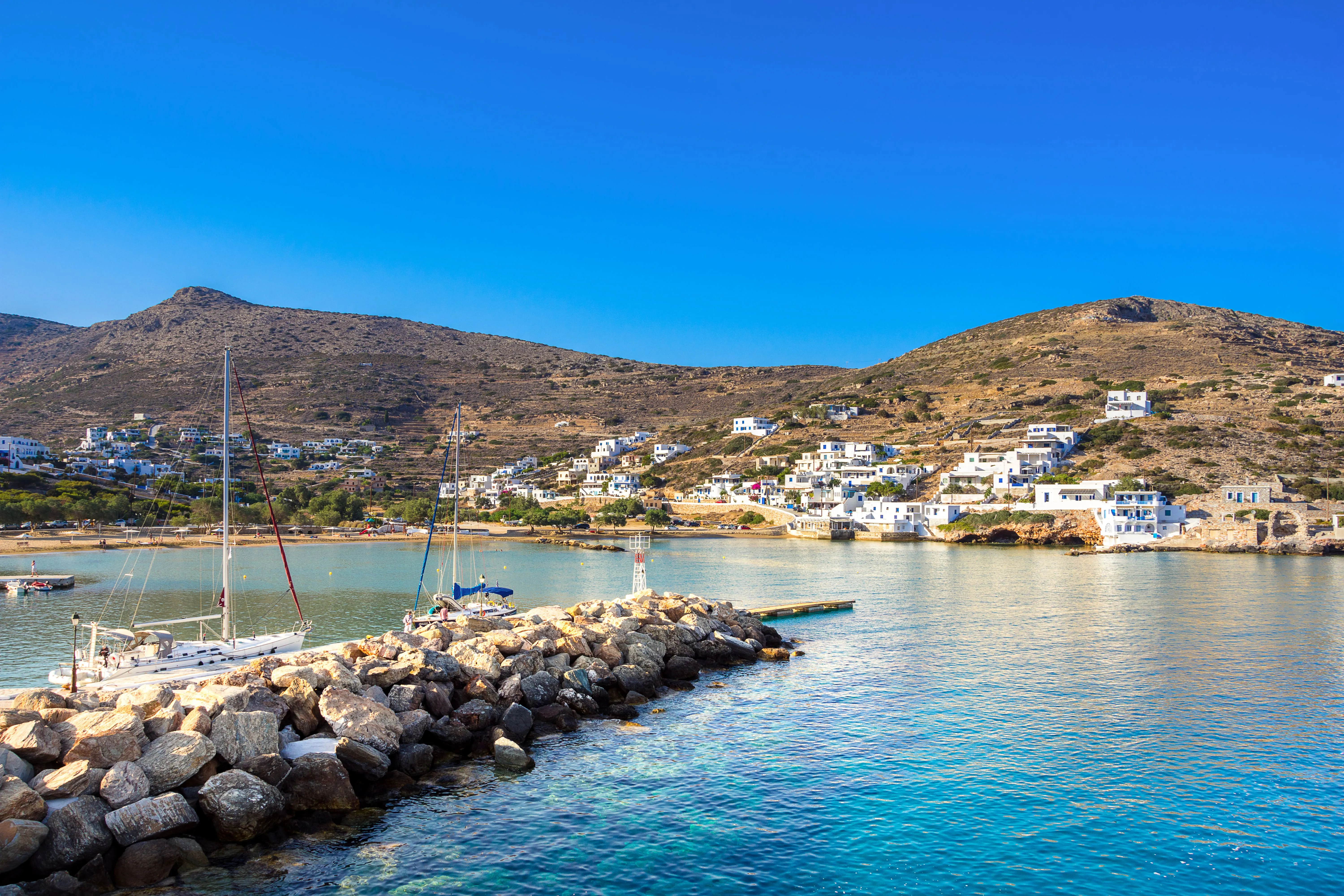 Port de Sikinos ile sikinos cyclades