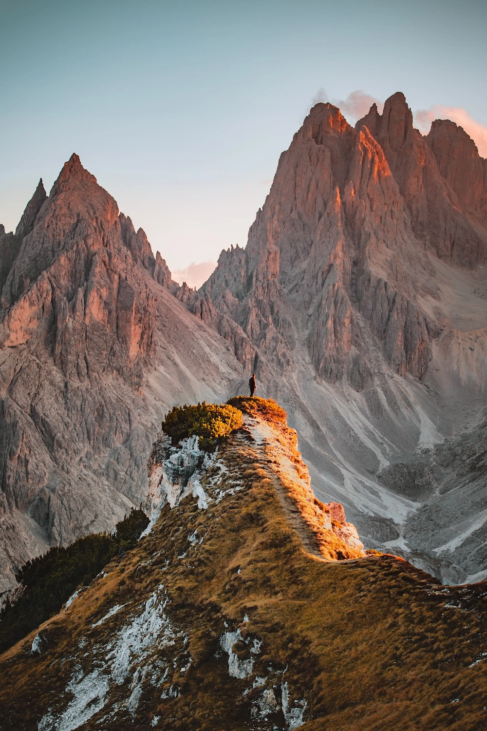 randonneur dans les dolomites