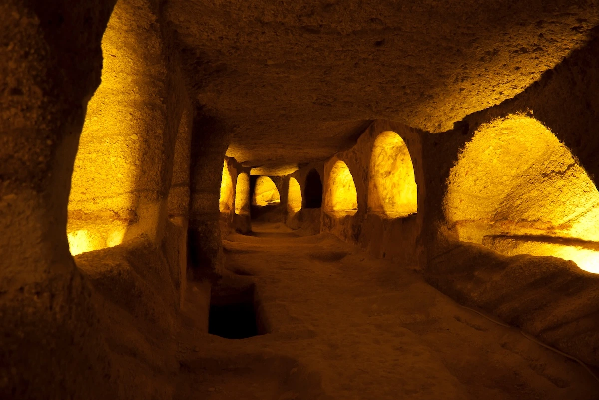 Catacombes de Milos Cyclades catacombes milos