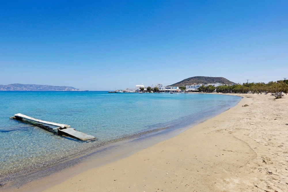 Plage pollonia beach à Milos plage pollonia beach