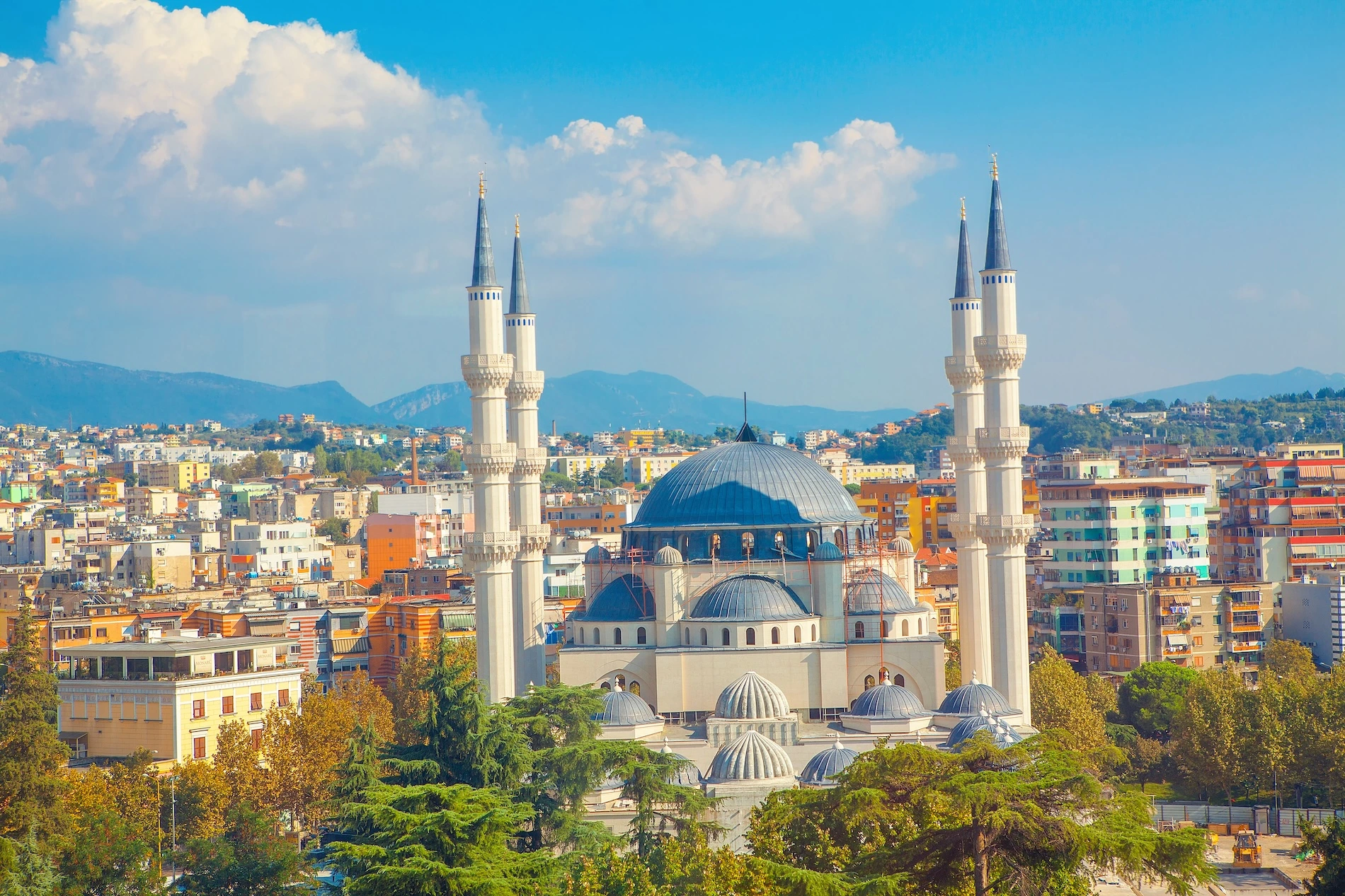 La Grande mosquée ou mosquée Namazgja à Tirana la grande mosquée tirana albanie