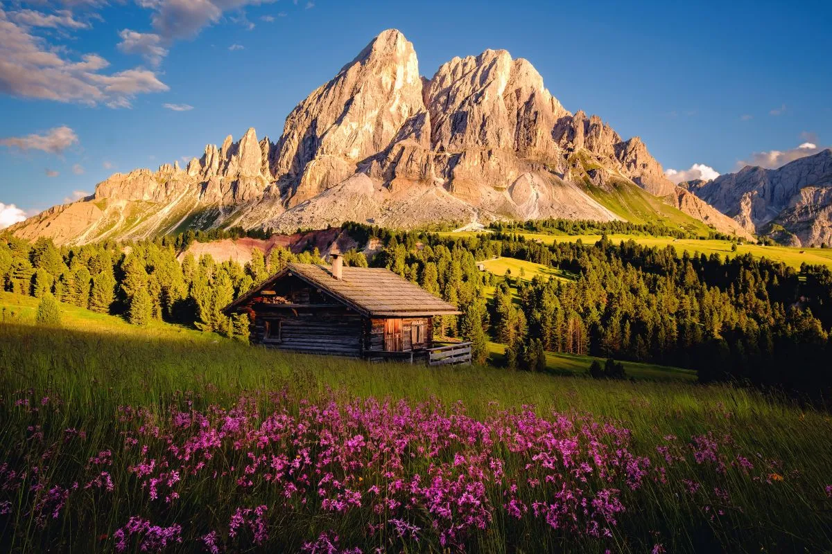 beautiful view of peitlerkofel mountain in italian dolomites