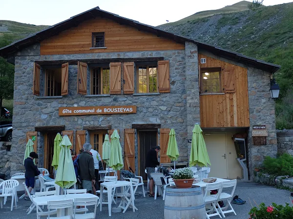gite communal de bousieyas sur la grande traversee des alpes