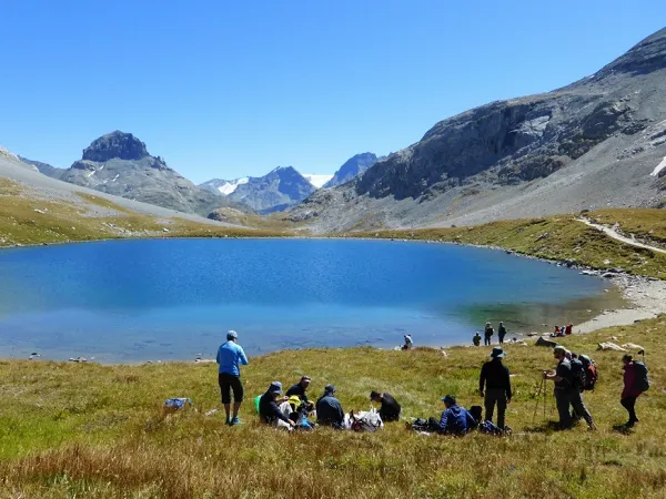 gr5 grande traversee des alpes lac