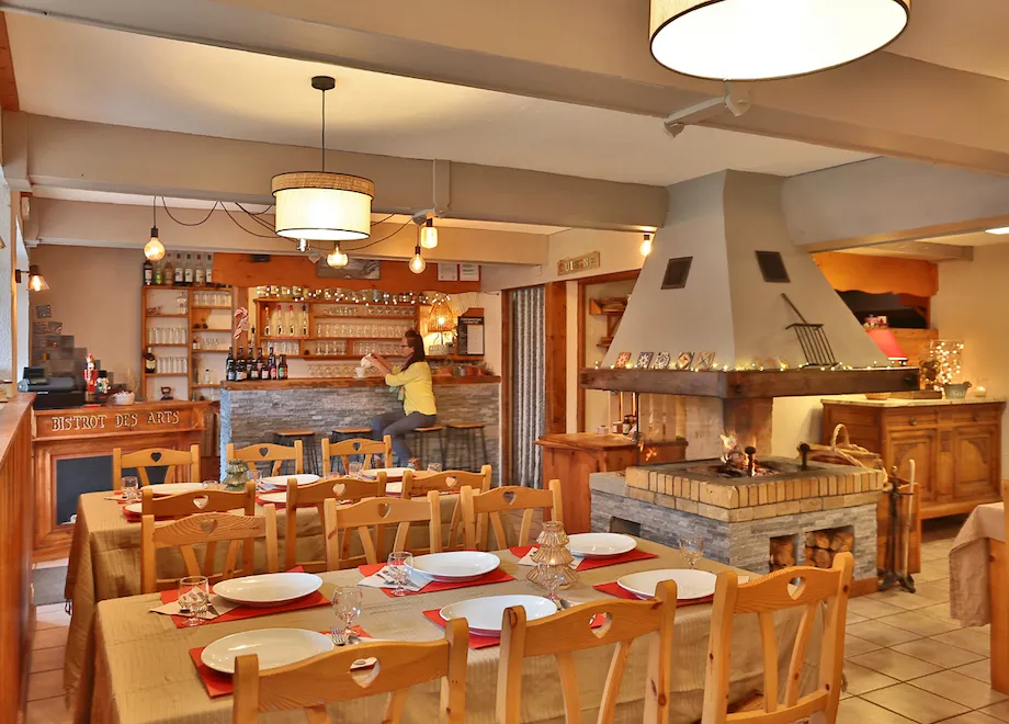hotel ecrins salle restaurant