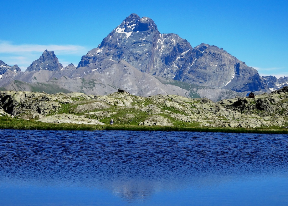 La vallée des lacs en bivouac avec un âne