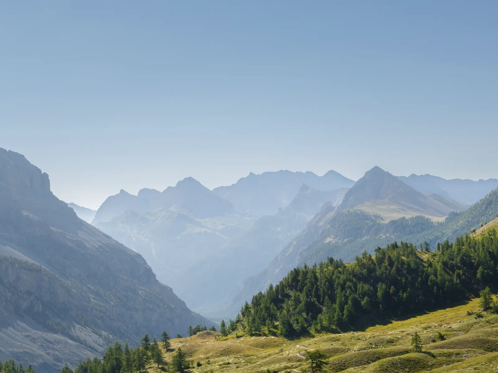 randonnee au sommet du mont thabor dans les alpes francaises en ete copie