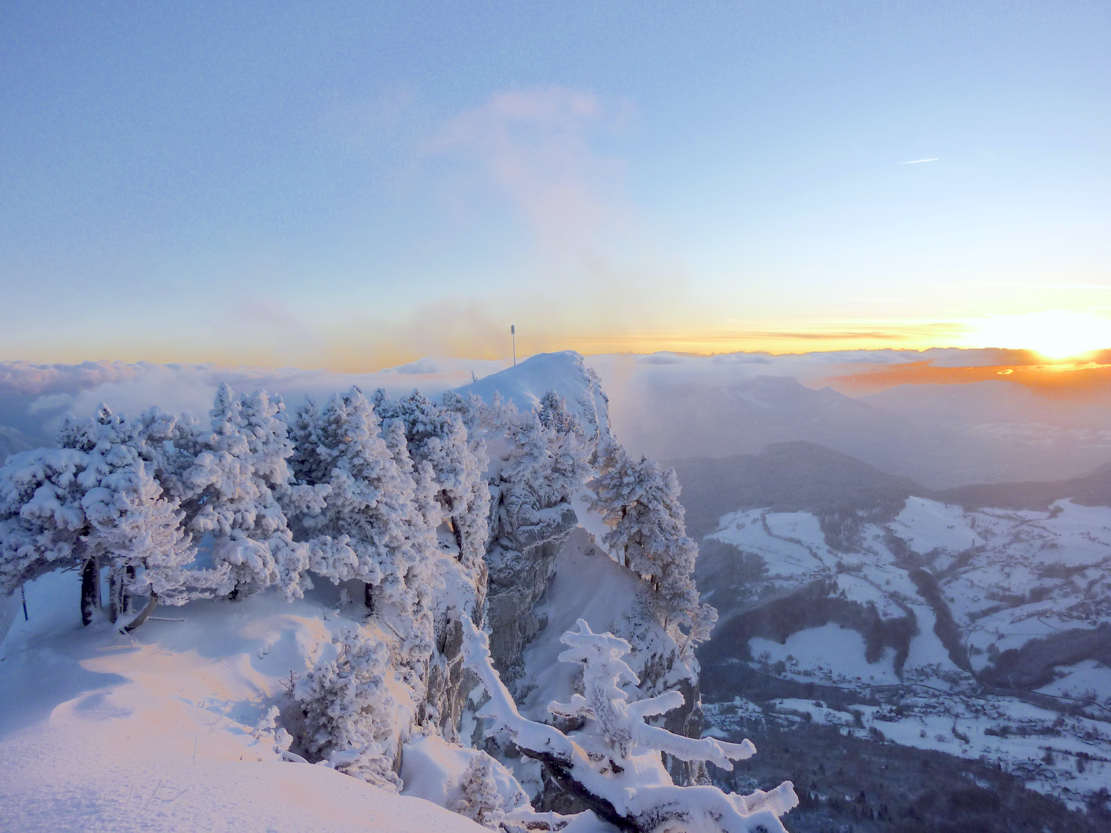 bauges coucher de soleil en hiver