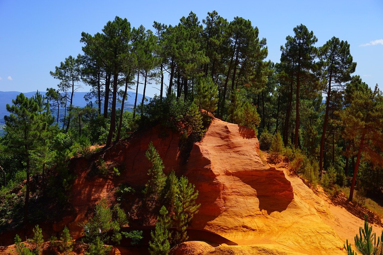 ocher rocks 1595563_1280 - Nouvel an à Roussillon, le village le plus coloré du Luberon