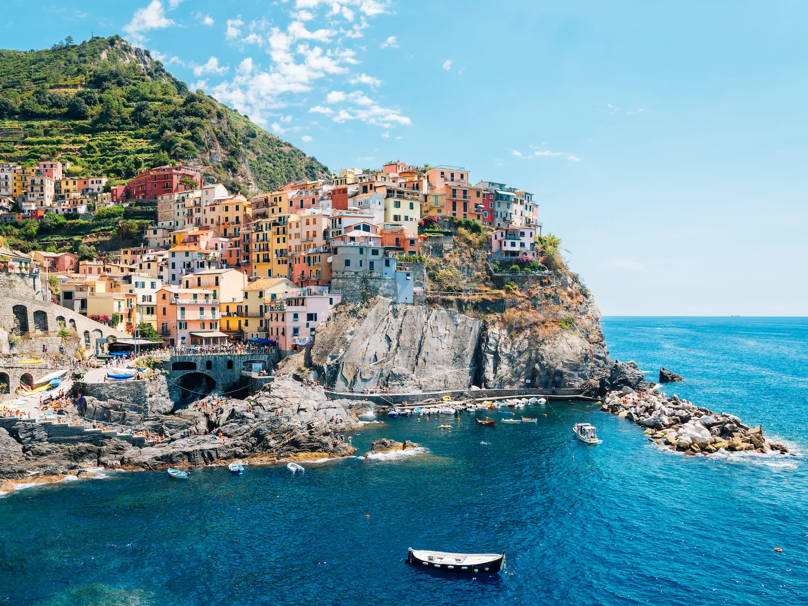 seaside village manarola colorful buildings and beach in cinque terre italy copie