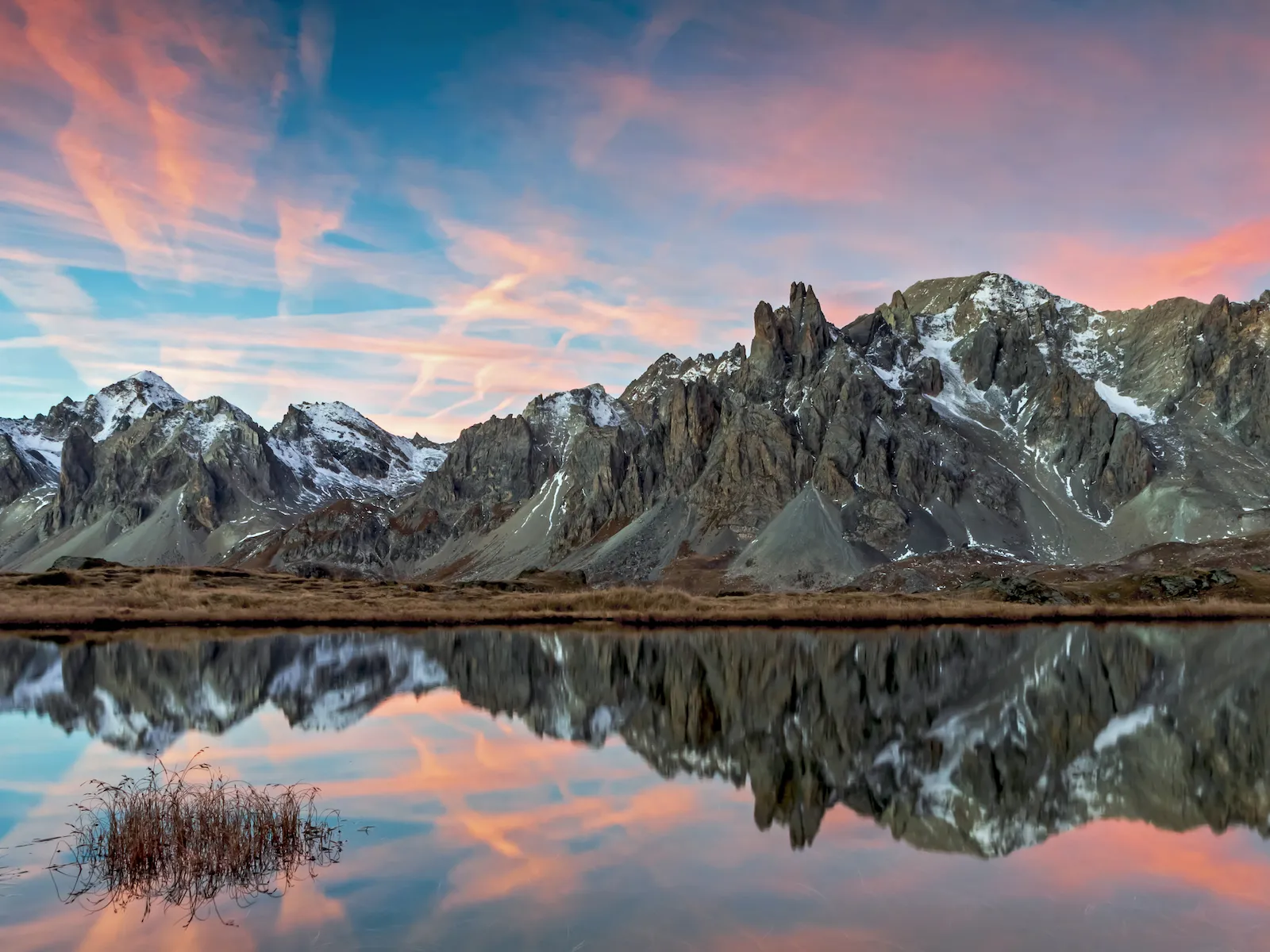 lac long et pointe des cerces a l aurore