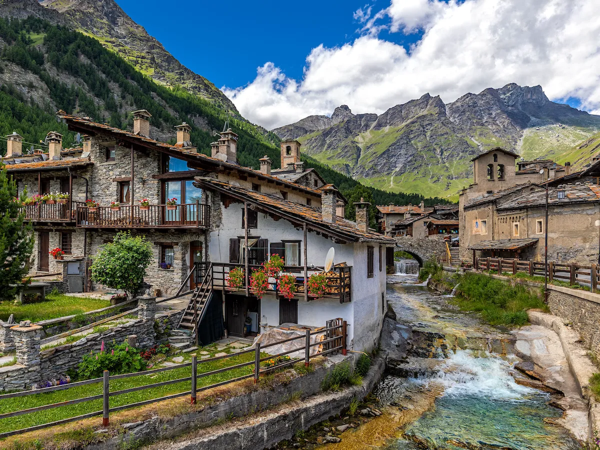 chianale village italie randonnee