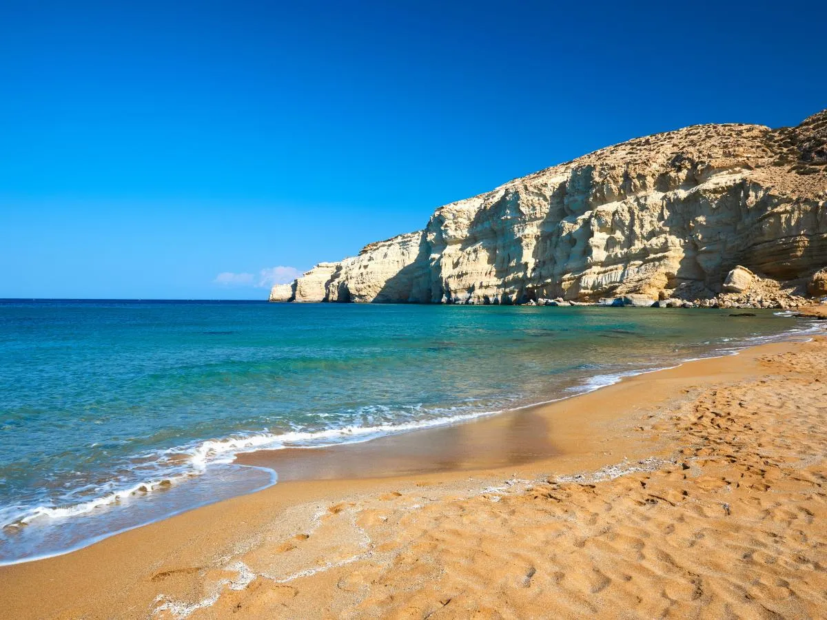 plage matala red crete grece