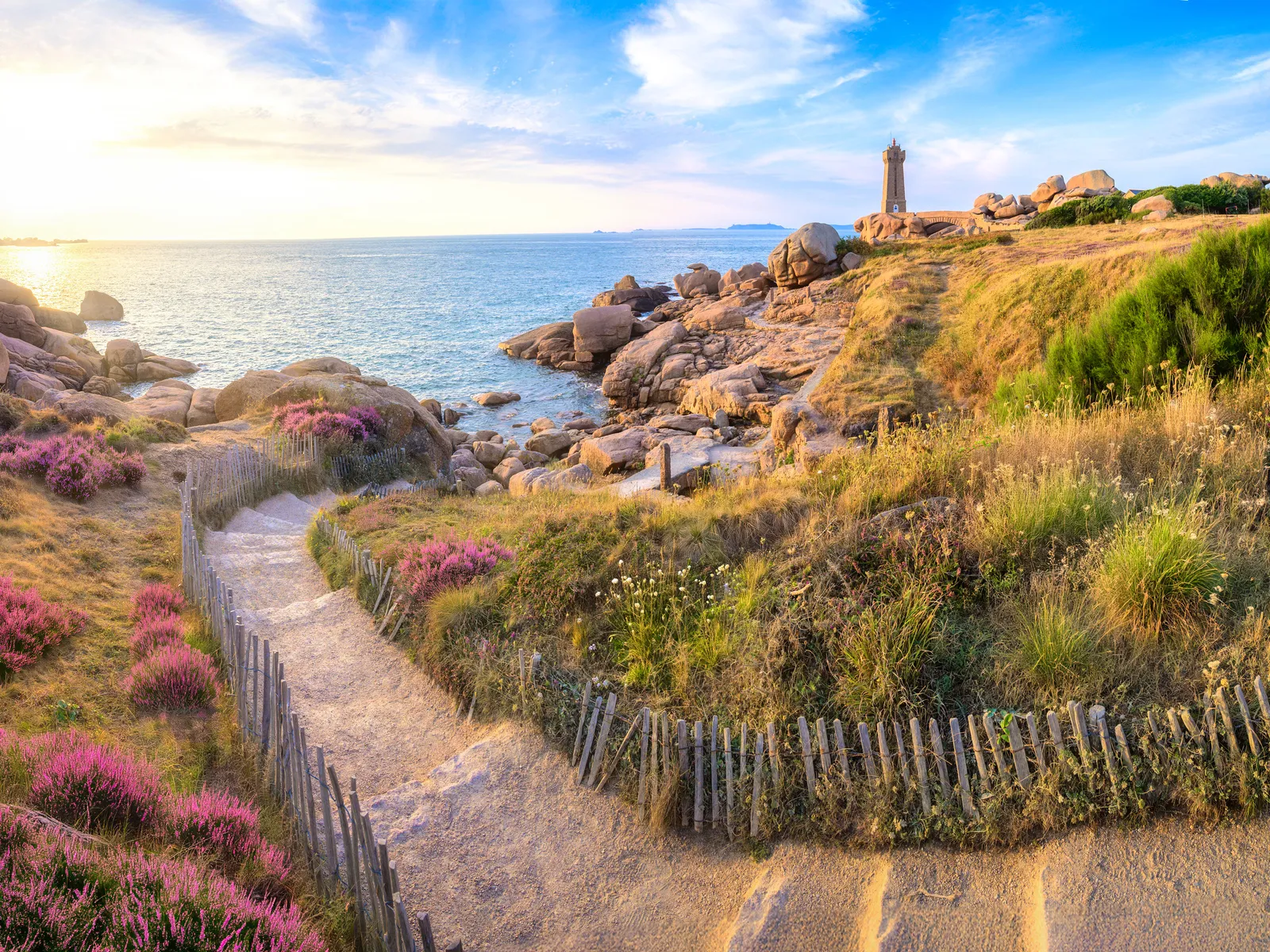 phare cote granit rose