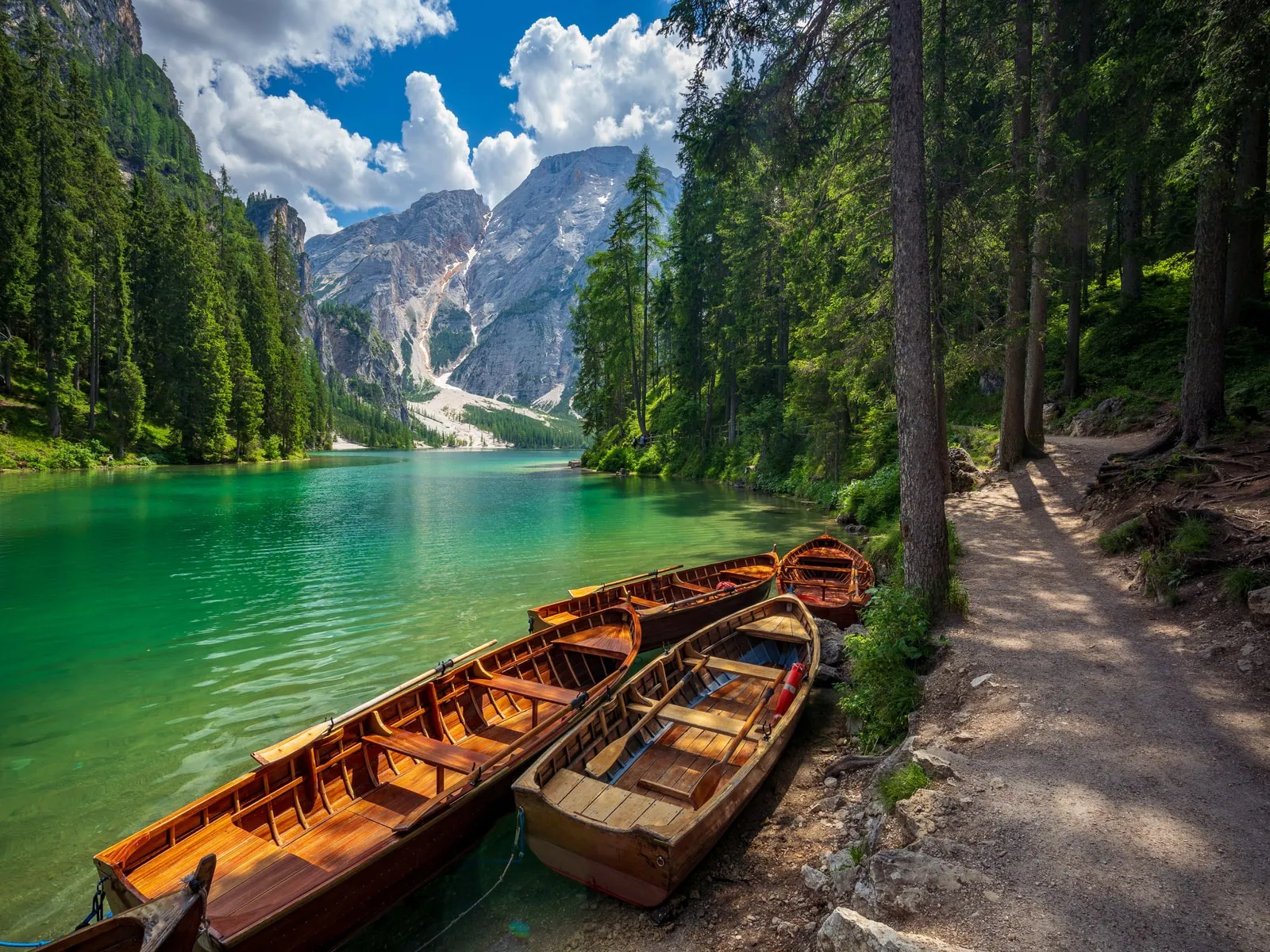 braies lake tyrol sud dolomites