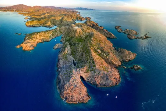 aerial view from cap de creus to the costa brava frapl08