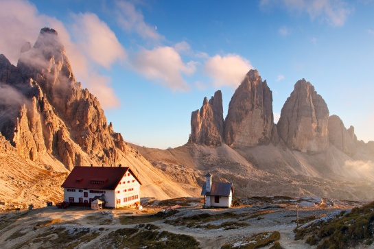 Lacs et refuges des Dolomites