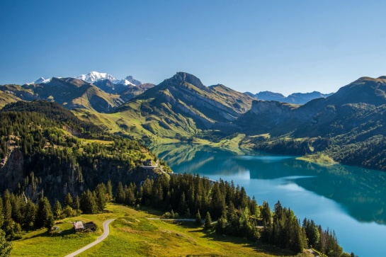 Le Beaufortain, balcon des Alpes
